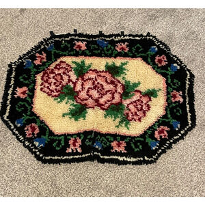 Vintage Handmade Latch Hook Floral Roses Accent Rug 22x29 Shag Wall Hanging Boho